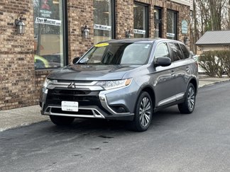 Used 2020 Mitsubishi Outlander ES image 1