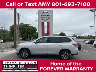 Used 2013 Nissan Pathfinder S image 1