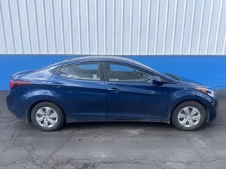 Used 2016 Hyundai Elantra SE image 1