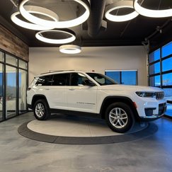 Used 2022 Jeep Grand Cherokee L Laredo w/ Luxury Tech Group I image 1