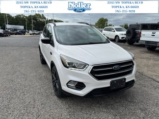 Used 2017 Ford Escape SE w/ SE Sport Appearance Package image 1