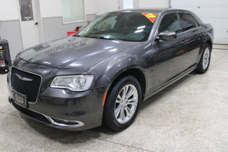 Used 2017 Chrysler 300 Limited image 1
