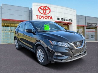 Used 2021 Nissan Rogue Sport S image 1