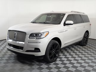 Used 2023 Lincoln Navigator Reserve image 1