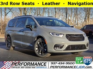 New 2025 Chrysler Pacifica Limited w/ Trailer Tow Group image 1