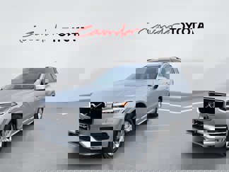 Used 2017 Volvo XC90 T6 Momentum w/ Vision Package image 1