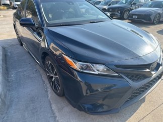 Used 2018 Toyota Camry SE image 1