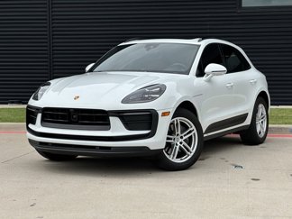 Used 2024 Porsche Macan image 1