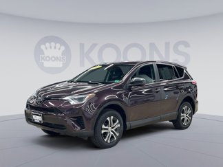 Used 2018 Toyota RAV4 LE image 1