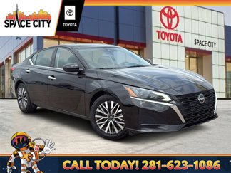 Used 2023 Nissan Altima 2.5 SV image 1