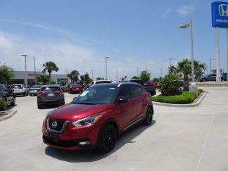 Used 2020 Nissan Kicks SR w/ SR Premium Package image 1