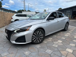 Used 2024 Nissan Altima 2.5 SV image 1