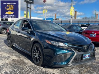 Used 2021 Toyota Camry SE image 1