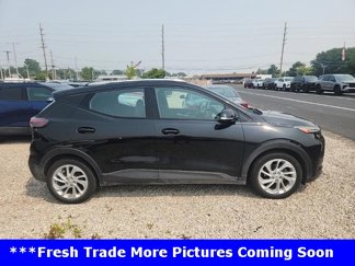 Used 2023 Chevrolet Bolt EUV LT w/ Comfort Package image 1