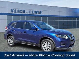 Used 2017 Nissan Rogue S image 1
