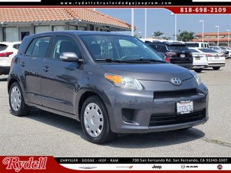 Used 2013 Scion xD image 1