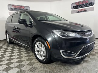 Used 2020 Chrysler Pacifica Touring-L w/ Tire & Wheel Group image 1