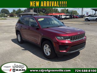 Used 2023 Jeep Grand Cherokee Laredo image 1