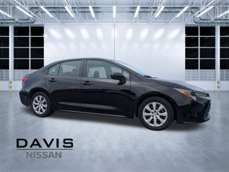 Used 2023 Toyota Corolla LE image 1