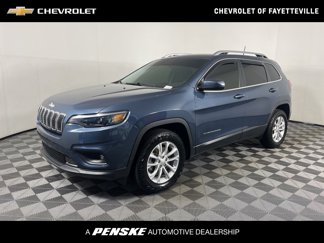 Used 2019 Jeep Cherokee Latitude w/ Cold Weather Group image 1