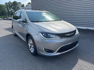 Used 2019 Chrysler Pacifica Limited image 1
