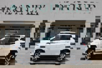 Used 2022 Jeep Compass Latitude image 1