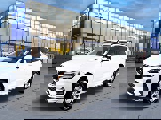 Certified 2022 Volvo XC60 B5 Momentum w/ Climate Package image 1