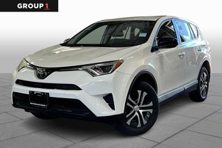 Used 2018 Toyota RAV4 LE image 1