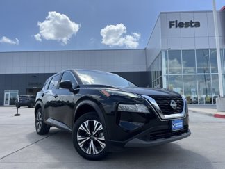 Used 2023 Nissan Rogue SV image 1