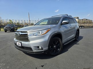 Used 2015 Toyota Highlander XLE image 1