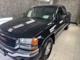 Used 2004 GMC Sierra 1500 SLE w/ Light Duty Power Package image 1