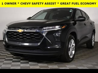 Used 2024 Chevrolet Trax LS image 1