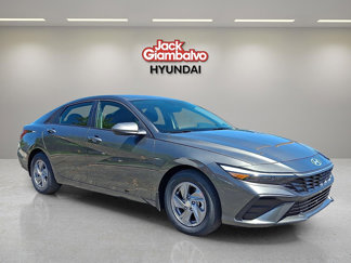 New 2025 Hyundai Elantra SE image 1