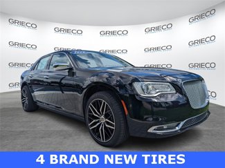 Used 2019 Chrysler 300 Limited image 1