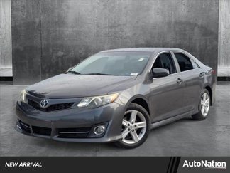 Used 2014 Toyota Camry SE image 1