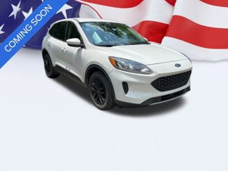 Used 2020 Ford Escape SE image 1