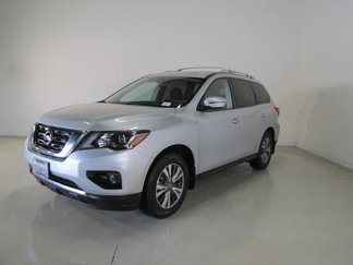 Used 2020 Nissan Pathfinder S image 1