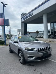 Used 2019 Jeep Cherokee Limited w/ Luxury Group image 1