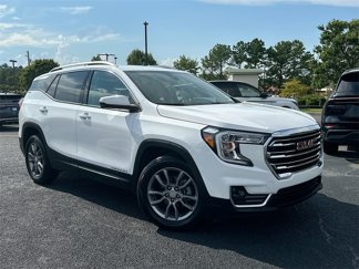 Used 2024 GMC Terrain SLT image 1