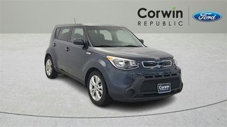 Used 2015 Kia Soul + image 1
