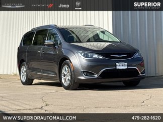Used 2019 Chrysler Pacifica Limited image 1