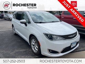 Used 2017 Chrysler Pacifica Touring Plus w/ Tire & Wheel Group image 1