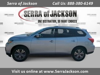 Used 2018 Nissan Pathfinder SL image 1