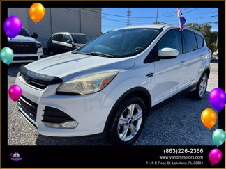 Used 2015 Ford Escape SE image 1