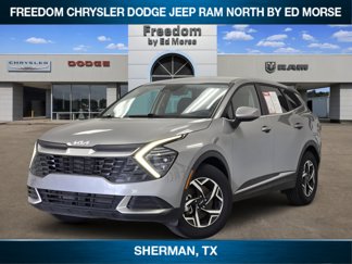 Used 2024 Kia Sportage LX image 1