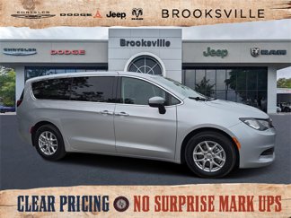 Certified 2023 Chrysler Voyager LX image 1