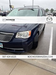 Used 2014 Chrysler Town & Country Touring image 1