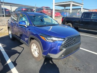 Used 2022 Toyota Corolla Cross LE image 1