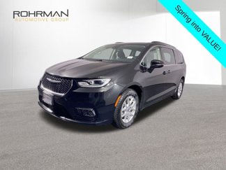 Used 2022 Chrysler Pacifica Touring-L image 1