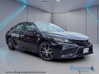 Used 2023 Toyota Camry SE image 1